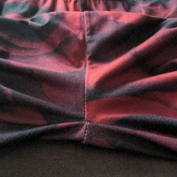 5/$25! SOFT Full-length Leggings Rose Print - Picture 5 of 5